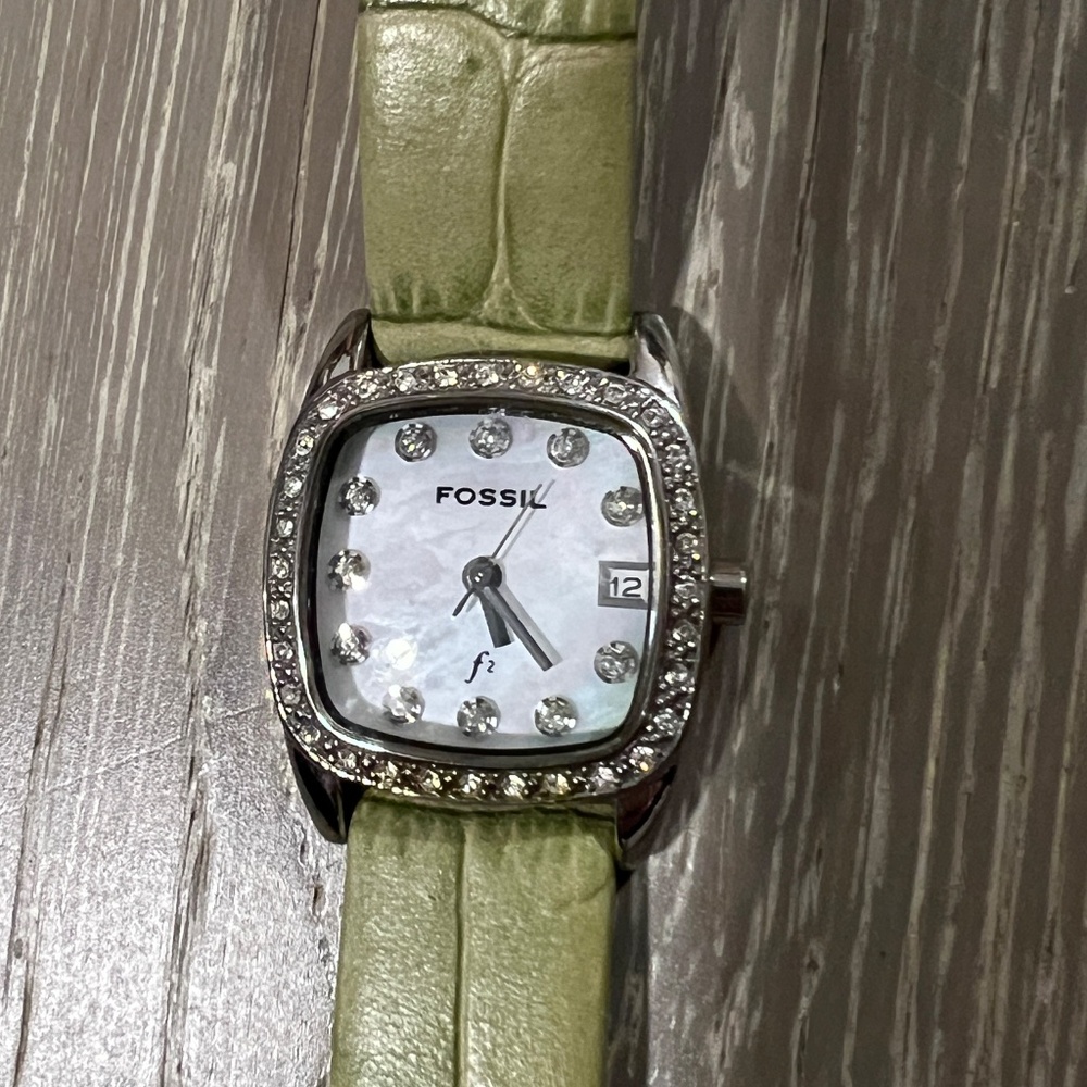 FOSSIL women's watch with green leather strap